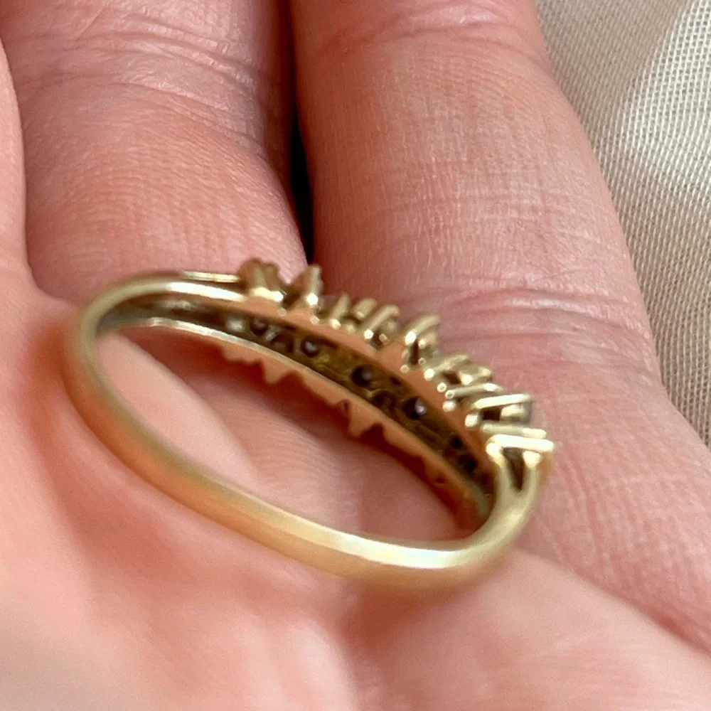 Vintage Solid 10k Natural Mined Diamond Flower Ring - Picture 4 of 8